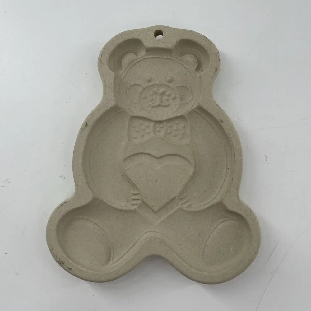 2 Pc Lot Pampered‎ Chef Heart & Bear Cookie Chocolate Mold Stoneware Bakeware